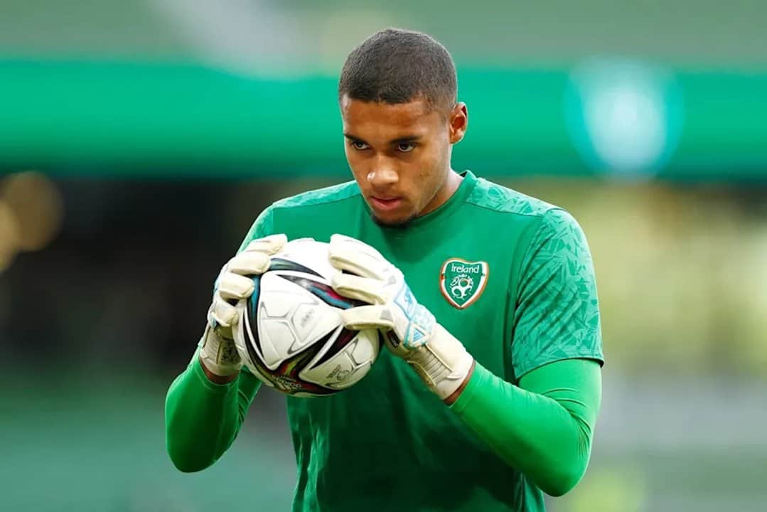 Arquero de Irlanda decidió no jugar ante Israel y explicó sus motivos