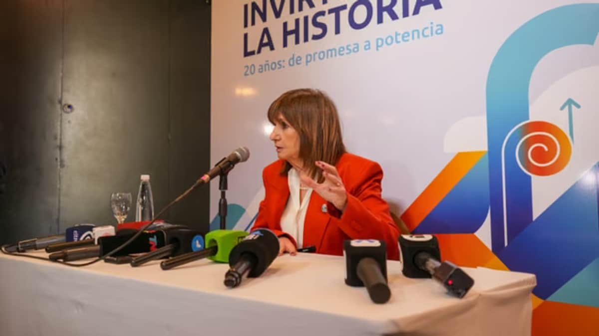 Patricia Bullrich estuvo en el coloquio de IDEA e insistió en “el futuro del proyecto"