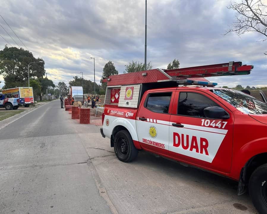 Rescataron a un obrero que cayó a un foso de casi 3 metros