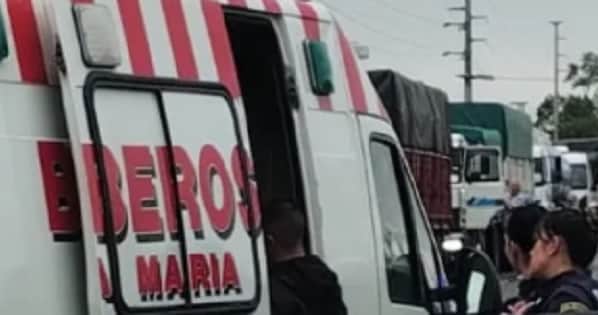 Choque en Barrio Las Playas: dos jóvenes hospitalizados