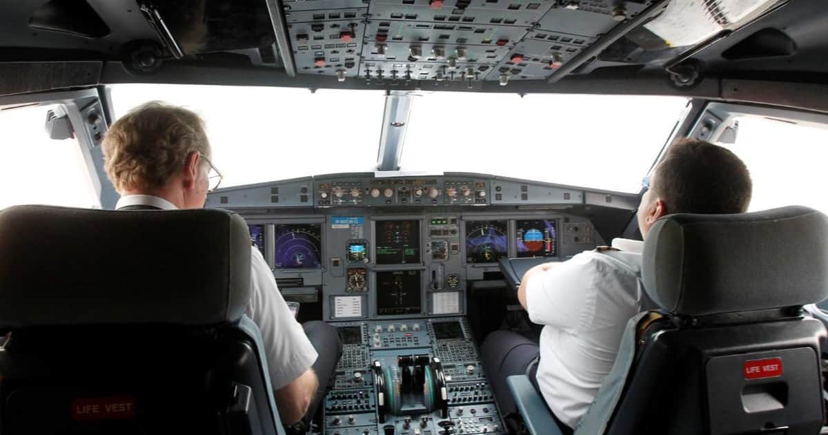 Amado Ferre, piloto de avión, derriba un mito sobre los despegues: "La gente tiene que saber que no solemos despegar con toda la potencia disponible y esto se hace para cuidar los motores y su desgaste"