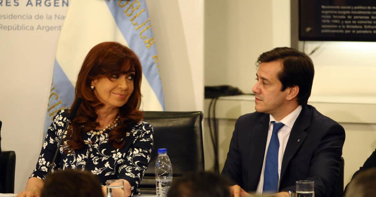 Contrataciones fantasma y un departamento vecino: el vínculo y los negocios que unen a Cristina Kirchner con Mariano Recalde