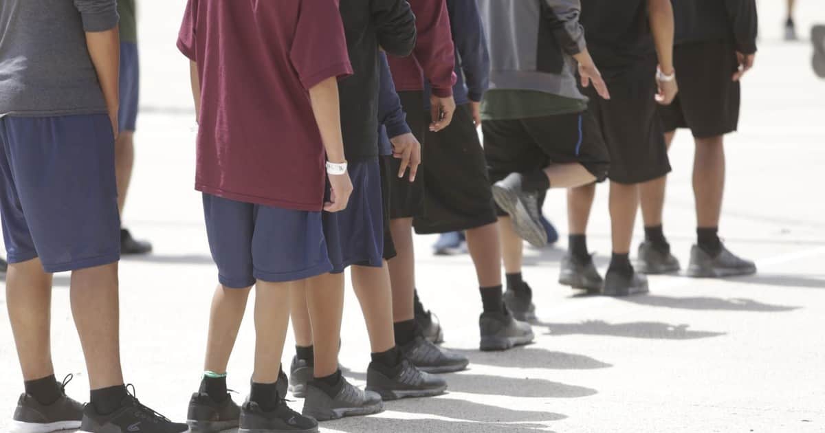 ICE frenó los pagos a proveedores de salud: la deuda llega a 77 millones de dólares y afecta a miles de detenidos
