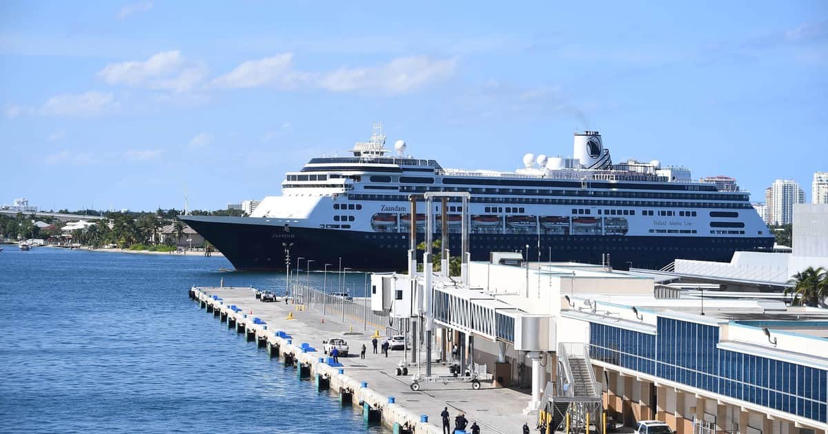 En 2020, ingenieros del Ejército crearon una gigantesca trampa de arena cerca de Fort Lauderdale; ahora los ecologistas buscan frenar la construcción porque podría provocar la muerte de hasta 125 colonias de coral cuerno de ciervo, una especie bajo amenaza