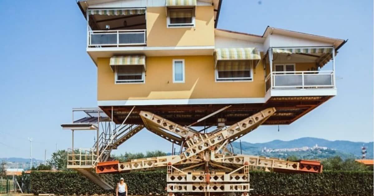 Durante siete años y sin ayuda alguna, un hombre construyó esta increíble casa que gira en el aire