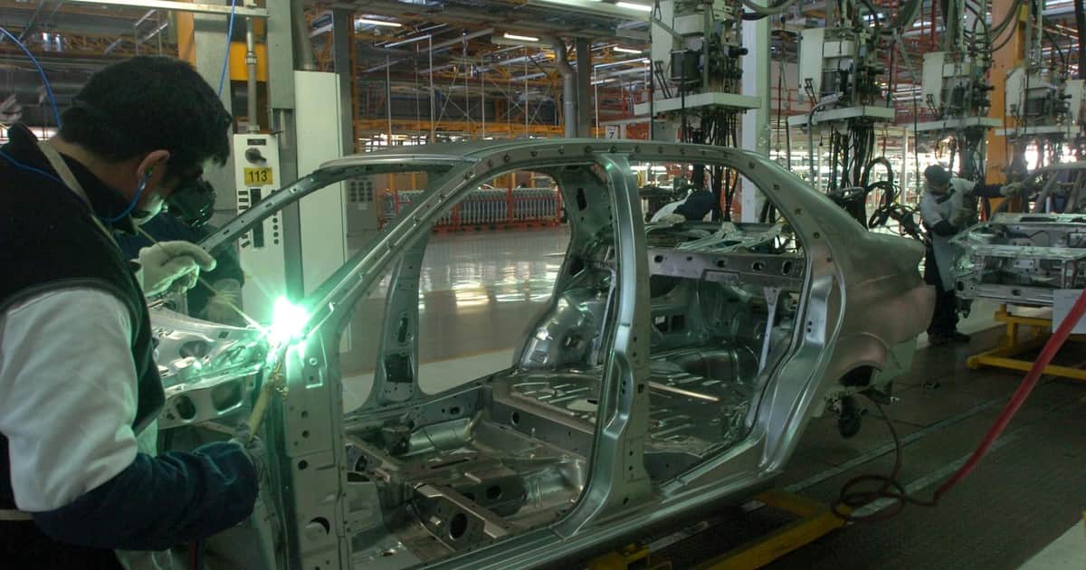 La actividad económica cayó 2,9% en julio, según informó el INDEC