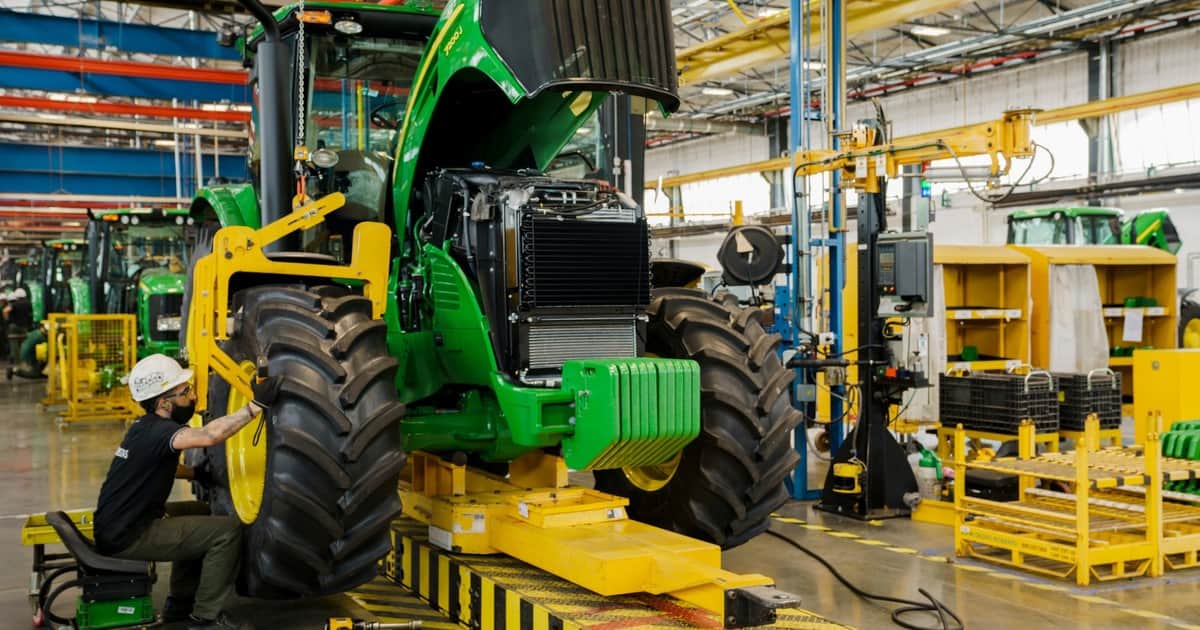 Pese a una baja en agosto, los patentamientos de maquinaria agrícola se mantienen por encima de los de 2025