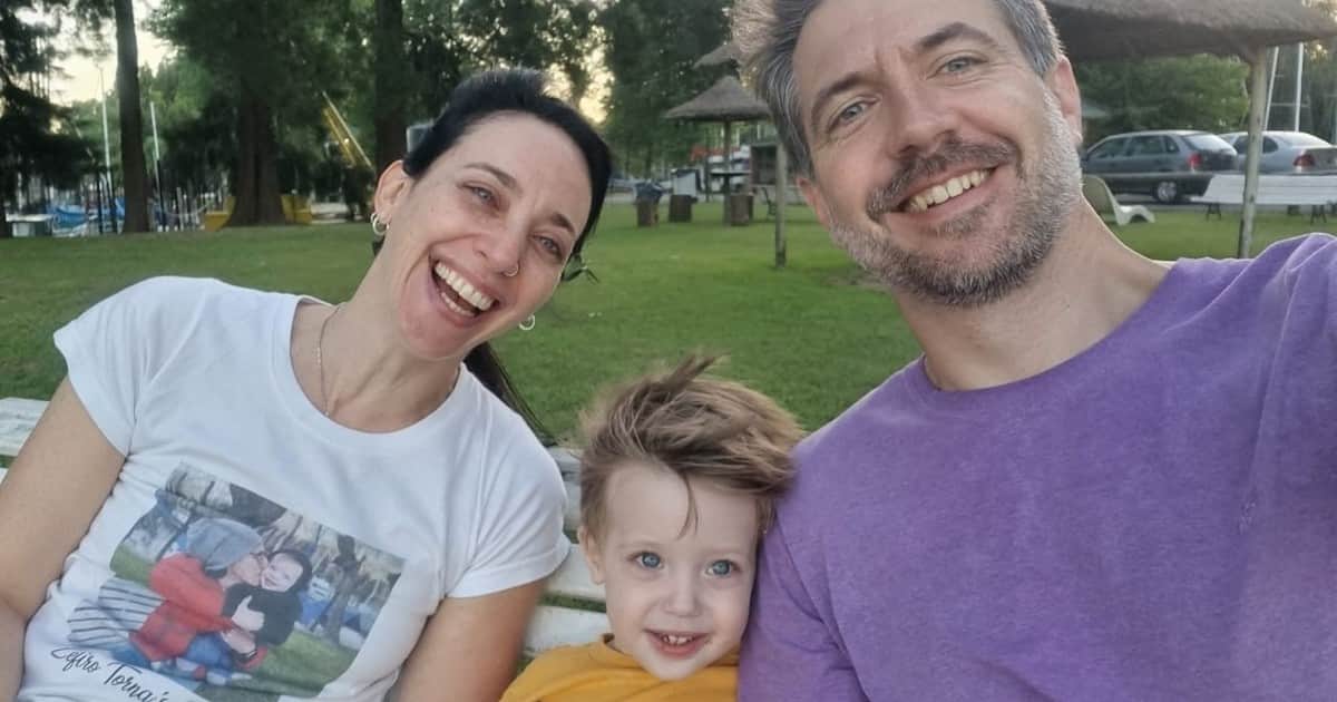 La psicología dice que los padres que se aburren fácilmente jugando con sus hijos no son malos padres; los antropólogos consideran que el hecho de que los adultos se sienten en el suelo a jugar es una práctica reciente, y los niños en culturas donde nadie lo hace se desarrollan bien