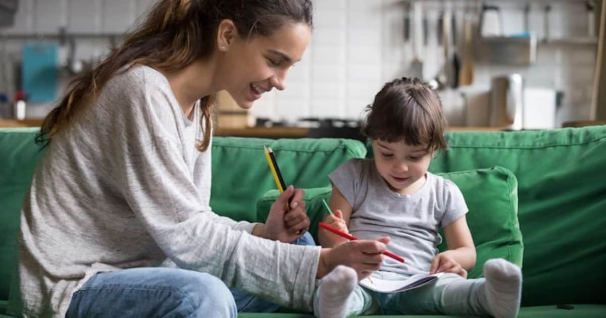 Niñeras y cuidadores de adultos: cuál es el nuevo valor mínimo que cobran por hora y por mes en septiembre 2026