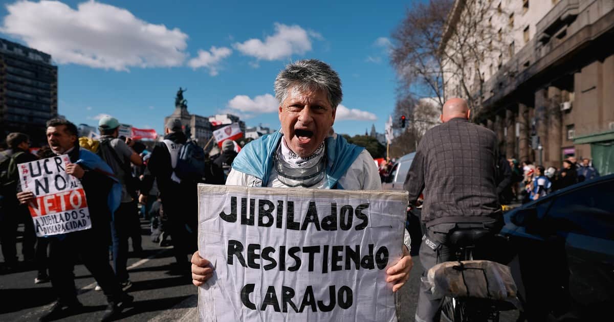 Nueva encuesta y dato clave: quiénes son los votantes que más rechazan a Javier Milei