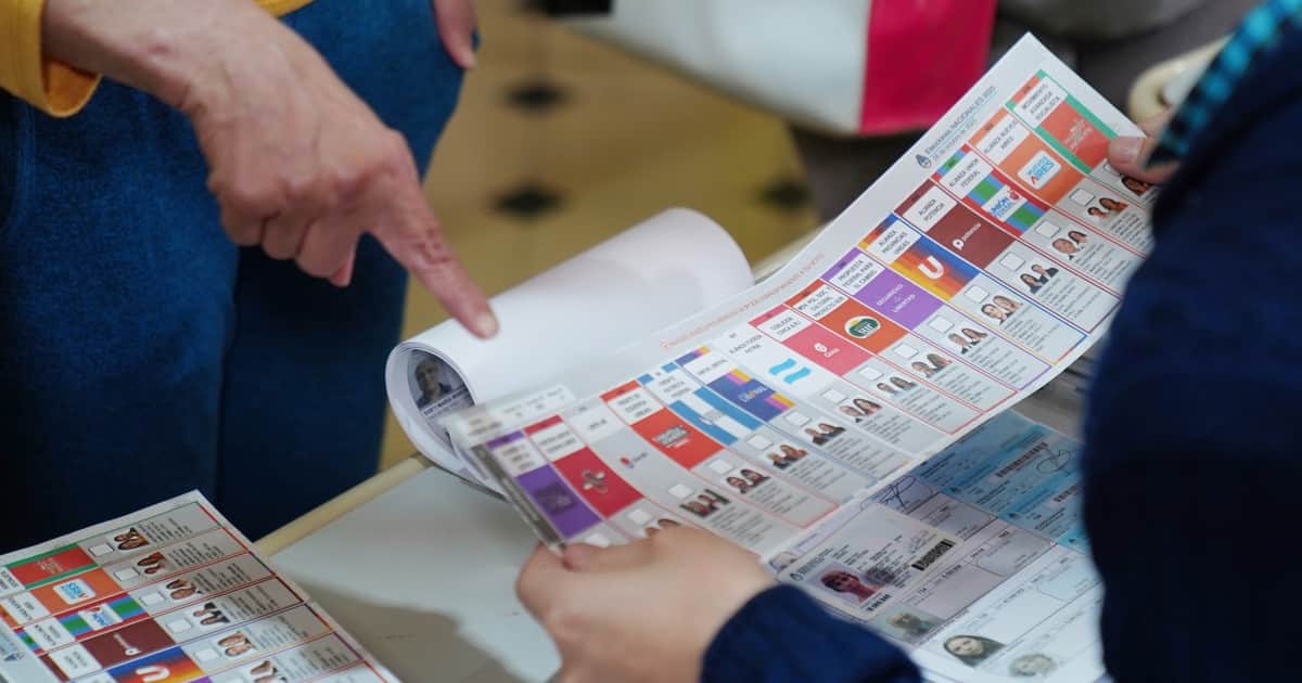 Más de 180 dirigentes políticos de distintos partidos piden que 15 provincias implementen la Boleta Única de Papel