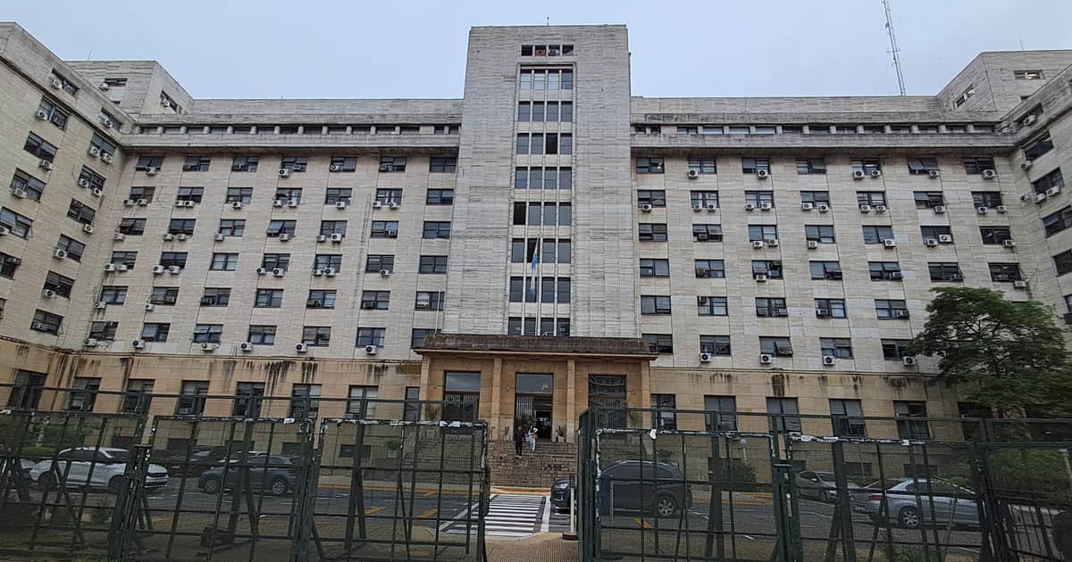 El Gobierno arma un proyecto para achicar Comodoro Py, los tribunales donde se investiga la corrupción