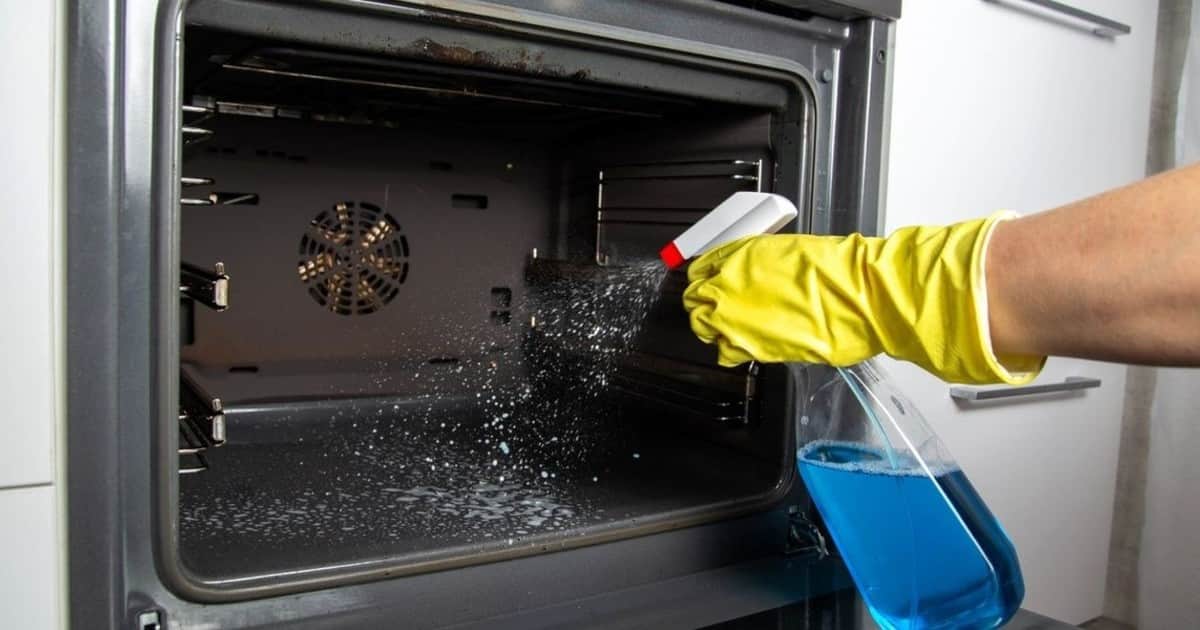La ANMAT prohibió todos los productos de limpieza de una marca: cuál es y por qué no podrán venderse