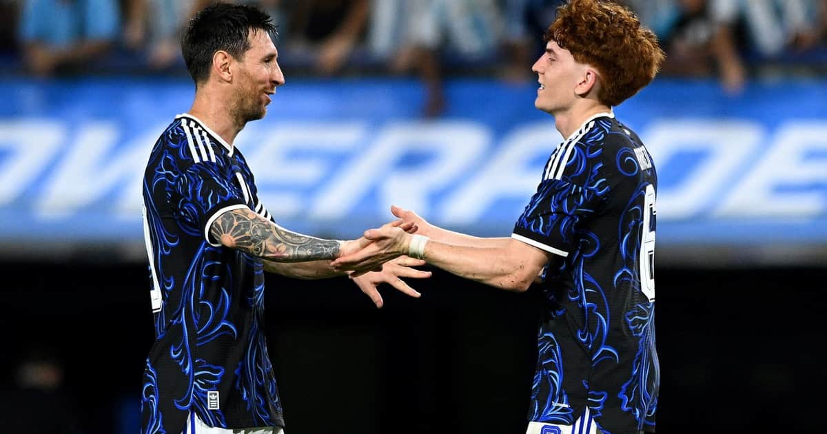 El Colo Barco llegó a la Argentina para sumarse a la Selección y habló de la despedida de Lionel Messi: "Deja un vacío muy grande, difícil de llenar"