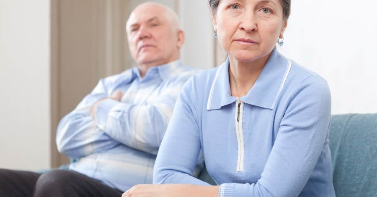 Una residencia de ancianos puede costar 9.000 dólares al mes: la protección que permite al cónyuge conservar casa, auto y ahorros