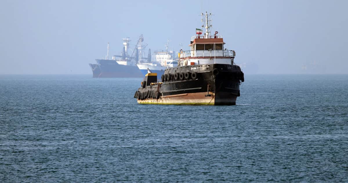 El petróleo bajó por las negociaciones entre Estados Unidos e Irán para reabrir el estrecho de Ormuz