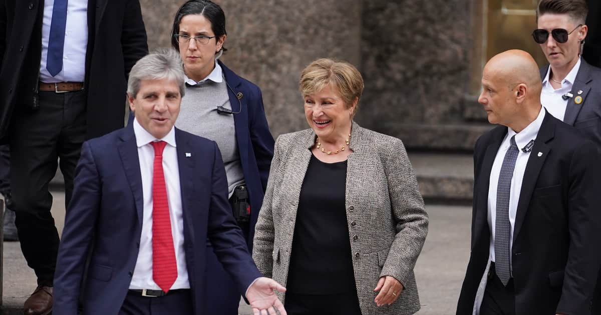 El FMI envía una misión a la Argentina la semana próxima y mañana revisa una cláusula clave para el país