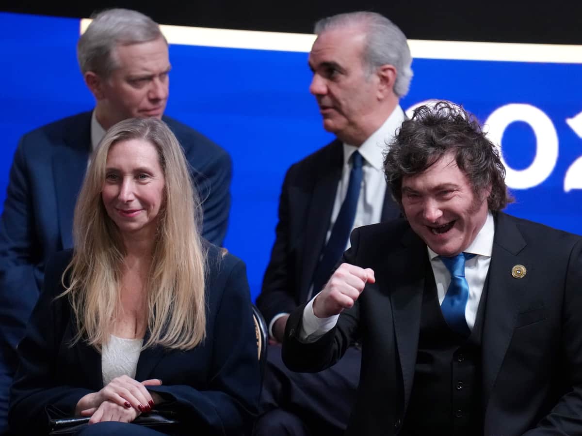 Sin los votos para suspender las PASO, Karina y Javier Milei suavizan la competencia con los gobernadores
