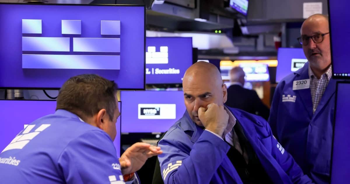 Antes del viaje de Milei a París, los bonos vuelven a caer y el riesgo país se acerca a los 630 puntos
