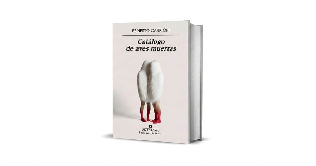 El misterio de las aves suicidas y un duelo familiar: la nueva novela de Ernesto Carrión