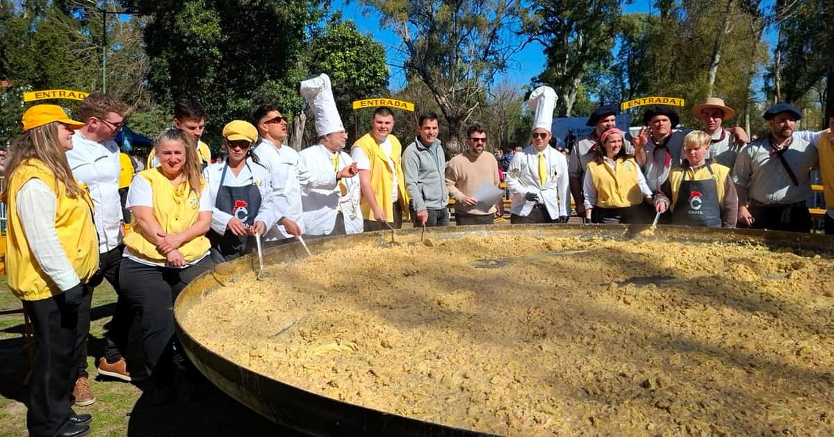 Popular y nutritivo: festejaron el aniversario de la ciudad haciendo un omelette con 10 mil huevos