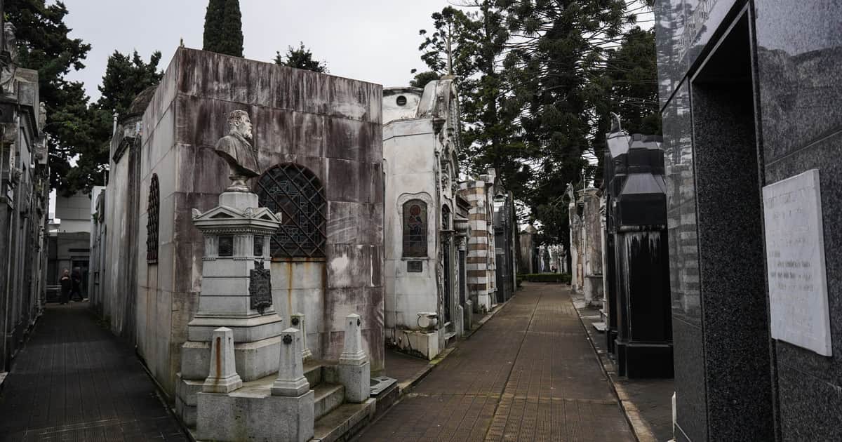 El metro cuadrado más particular de Buenos Aires: cómo funciona el mercado de bóvedas de Recoleta y Chacarita