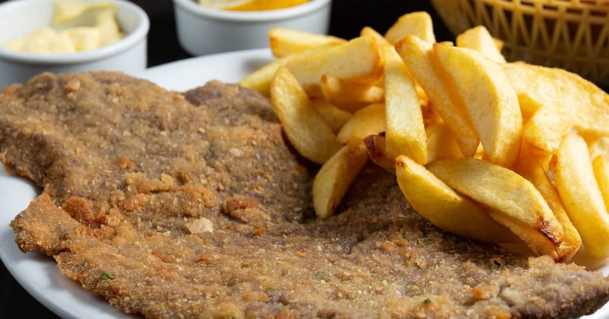 El ingrediente recomendado por cocineros que deja las milanesas más tiernas