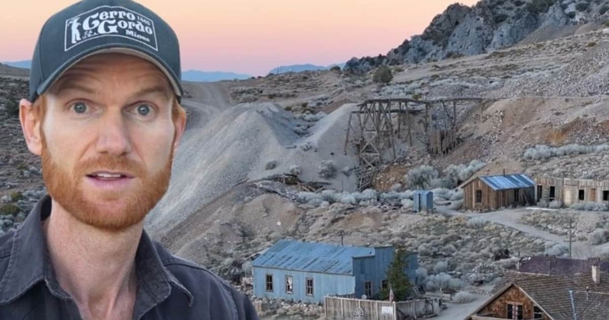 Un emprendedor pagó 1,4 millones de dólares por un pueblo fantasma que, en el apogeo de la Edad de Plata, registraba una muerte por semana. Se mudó allí solo, sin agua corriente, y ahora sus videos de restauración están cautivando a millones de personas en las redes sociales