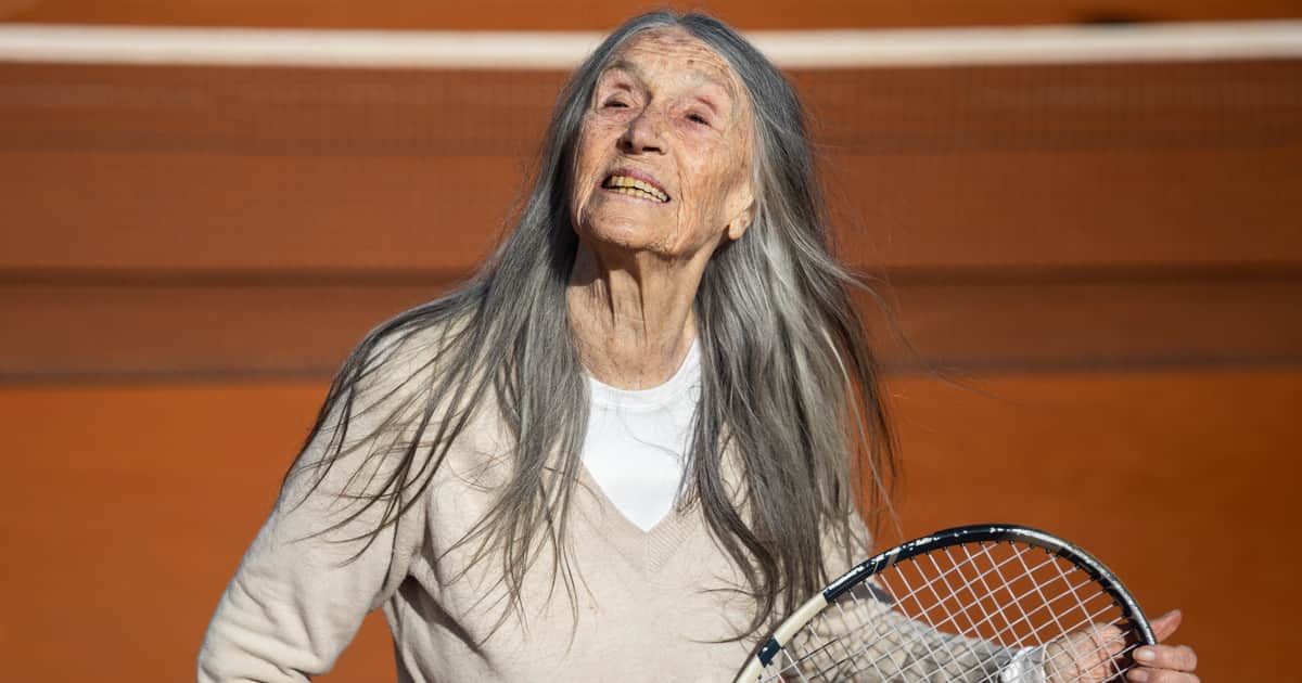 Crió diez hijos, retomó el tenis a los 60 y ahora se prepara para el Mundial