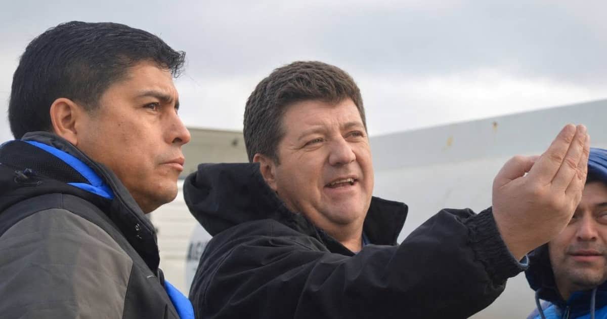 Escándalo en Santa Cruz: el Jefe de Gabinete denunció seguimiento y espionaje por parte de la Policía provincial y hay silencio del gobernador