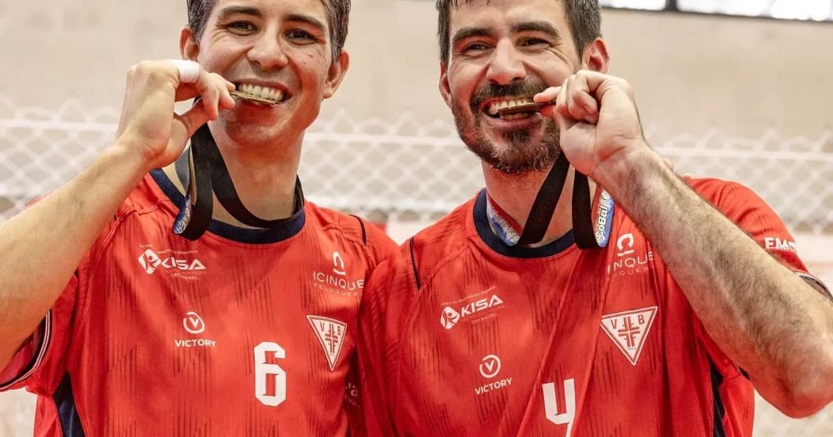 El retiro soñado de Sebastián y Diego Simonet: gritaron campeón con el club de sus amores, Villa Ballester, y le pusieron un broche de oro a su carrera en el handball