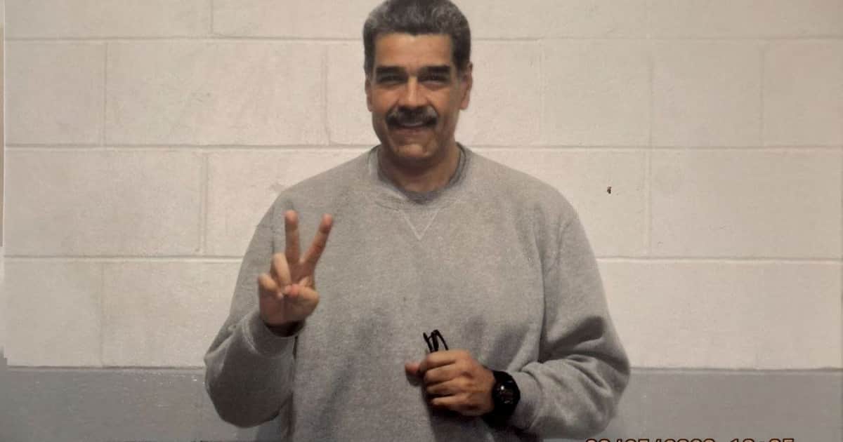 Nicolás Maduro reapareció en redes con una foto en jogging desde la cárcel y un saludo a sus nietos
