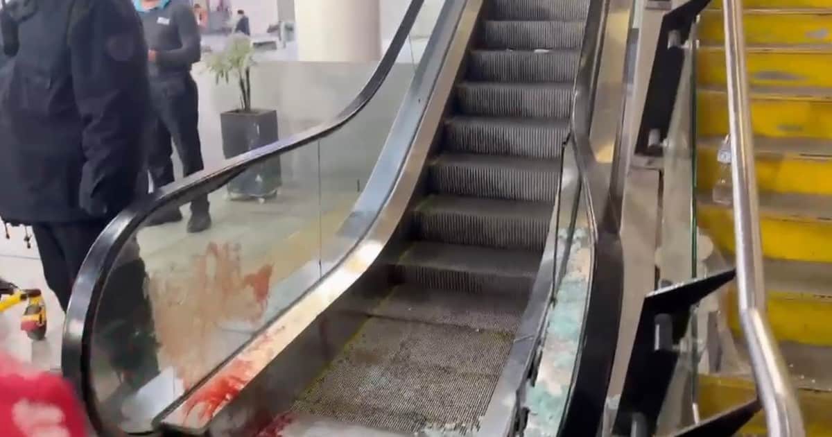 Colapsó una escalera mecánica en la estación Sáenz del ferrocarril Belgrano Sur y hay varios heridos