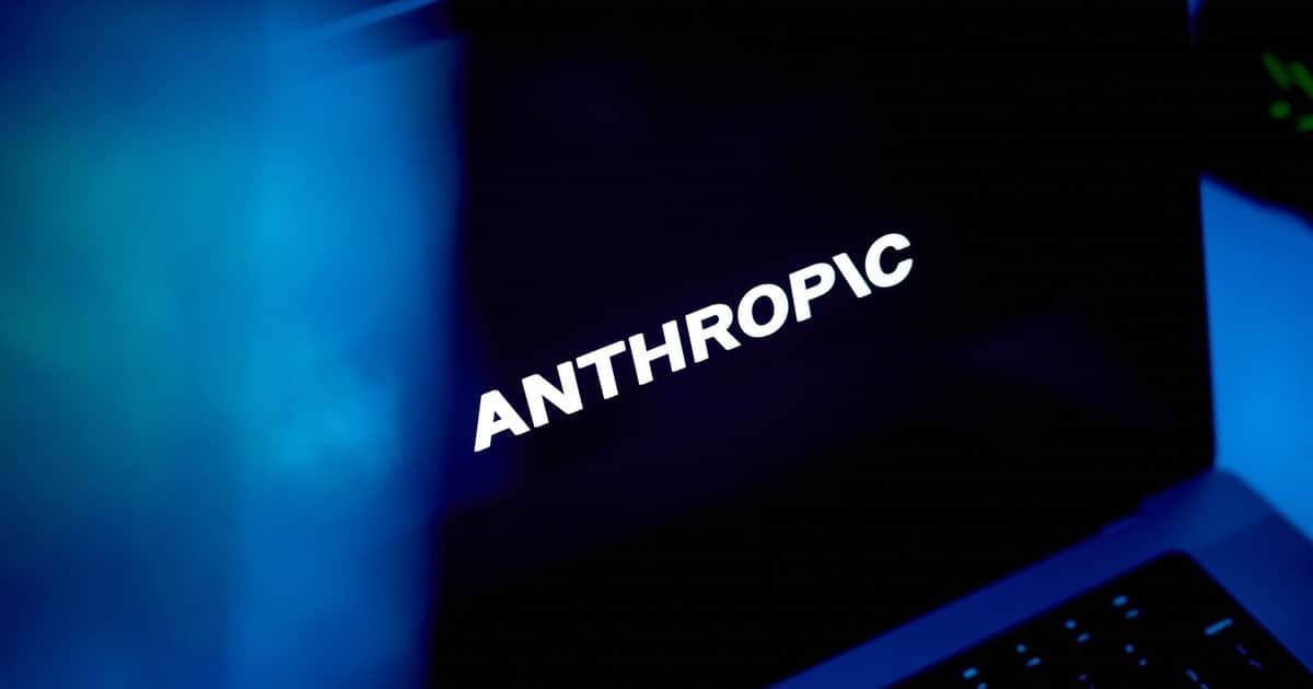Demandan en Estados Unidos a Anthropic por el supuesto uso ilegal de “decenas de miles” de canciones para entrenar su IA