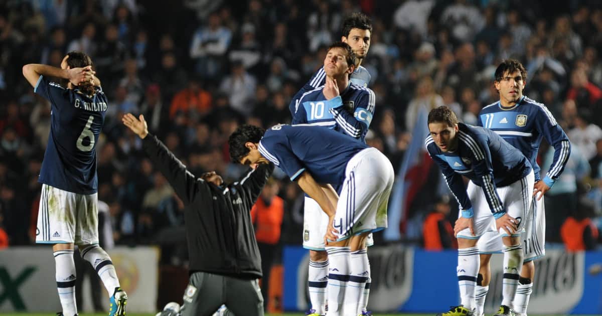 "No sabe el himno", “camina la cancha” y “no juega como en Barcelona”: cuando a Messi lo silbaron en la Argentina, la herida que Leo nunca pudo olvidar