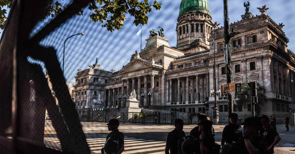 ¿Cómo mueren las democracias hoy?