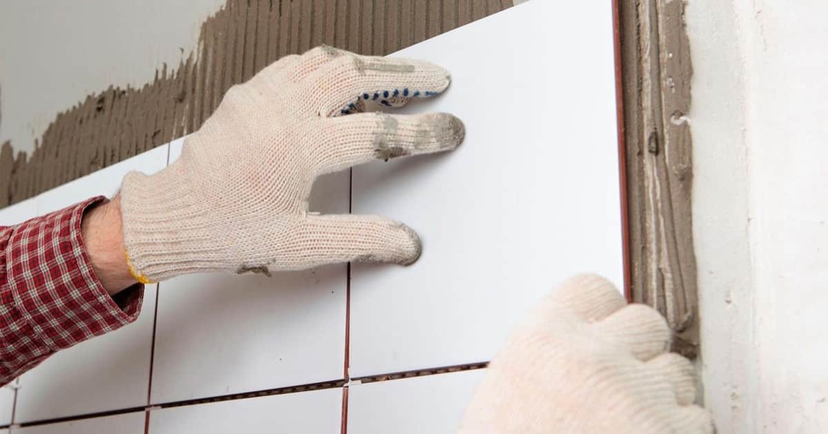Cómo arreglar de manera efectiva y sin marcas las fisuras de las baldosas y azulejos
