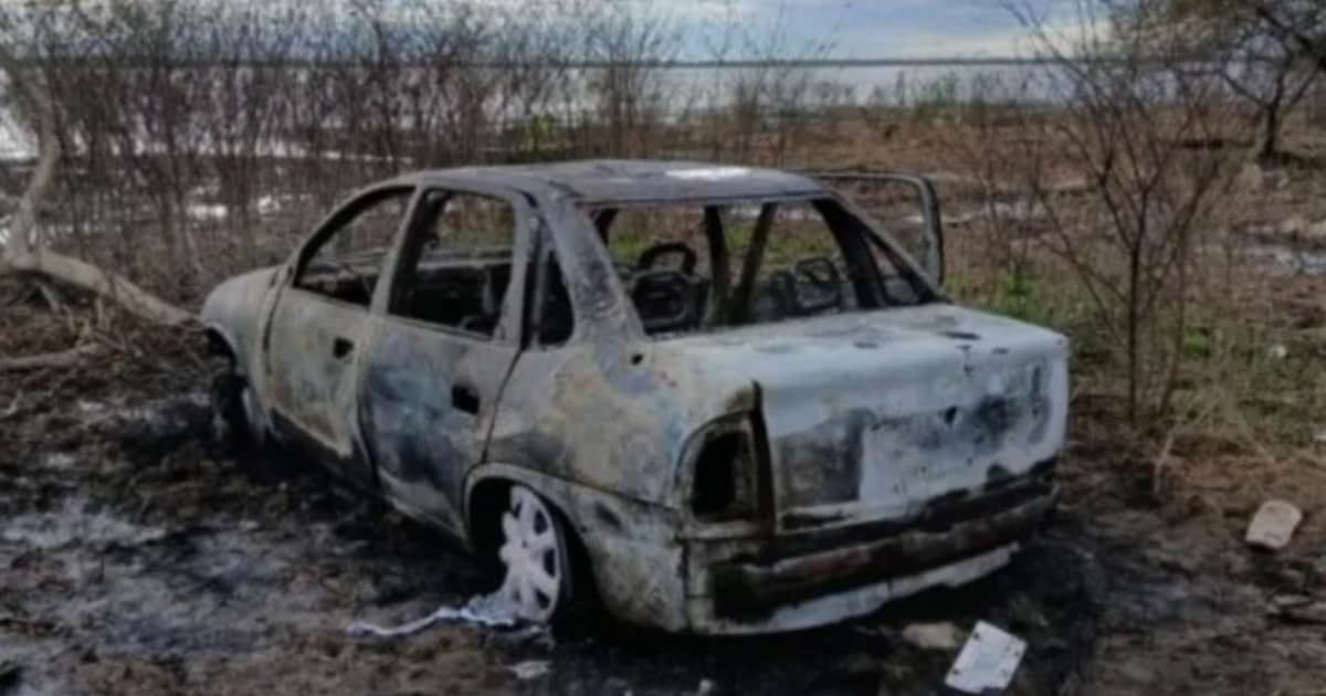 "Estaban irreconocibles": hallan calcinada a una pareja en un auto e investigan si tras el incendio un hombre se tiró al río