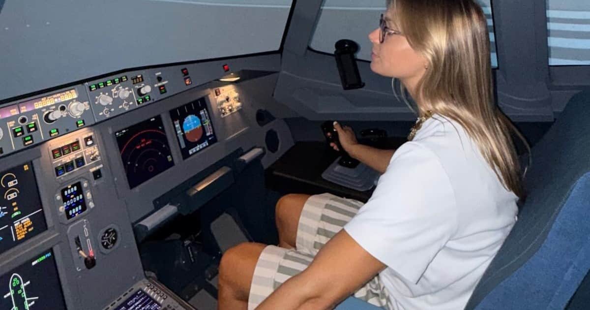 Savina Paül, piloto de Airbus 330: “Si tienes miedo a volar, siéntate en la parte de delante del avión”