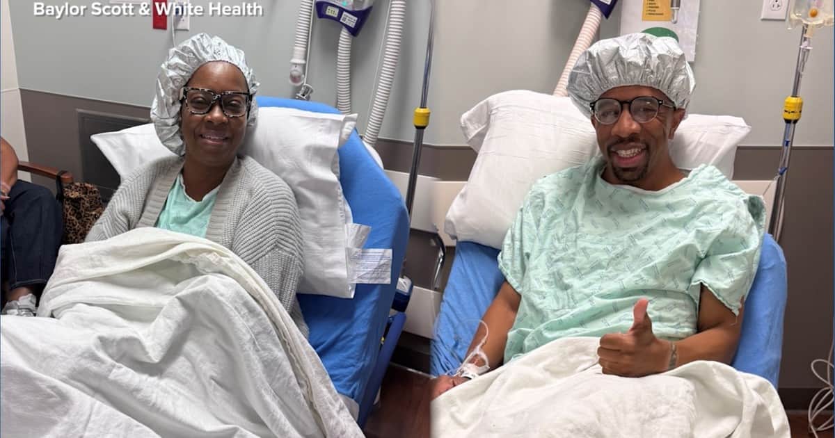 Un hombre cambió radicalmente su estilo de vida para donarle un riñón a su mujer y salvarle la vida tras 27 años juntos: "Es el mayor regalo de amor que se le puede dar a alguien"