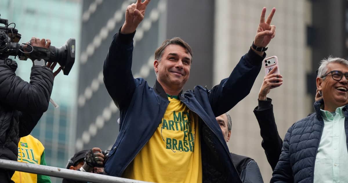 Elecciones en Brasil: Flávio Bolsonaro lanza su propio canal de televisión digital para impulsar su campaña