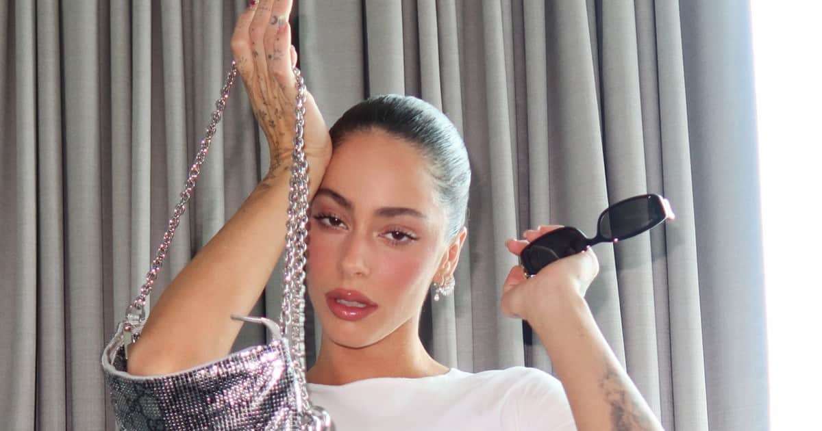 Tini Stoessel compartió una sesión de fotos con carteras y un look valuado en más de 12 mil dólares