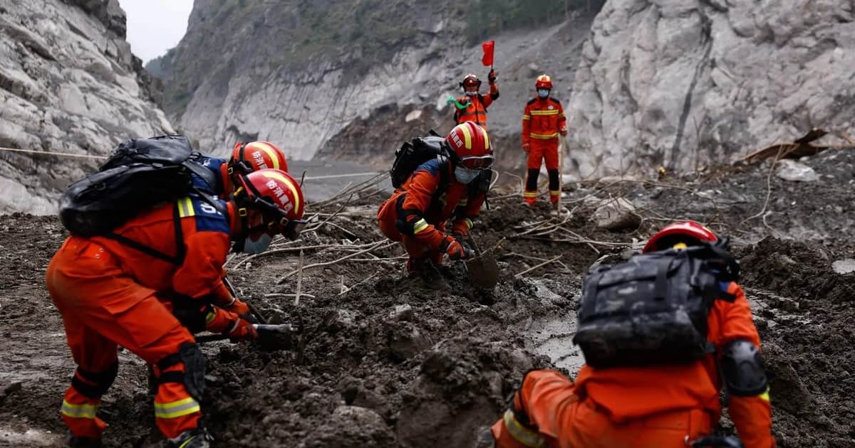 'Mamá, te extraño': Familiares se conectan a internet para llorar a las víctimas de las inundaciones en el Tíbet