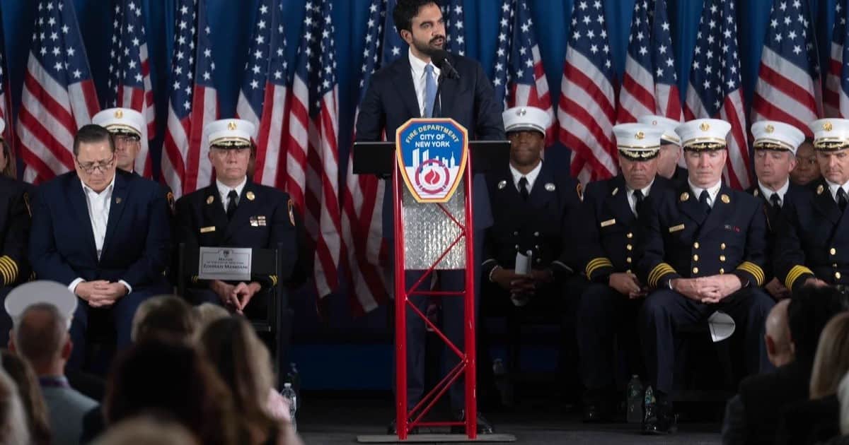 Oficial y confirmado en Nueva York | Zohran Mamdani desclasificará miles de documentos de del 11-S sobre la calidad del aire en la Zona Cero