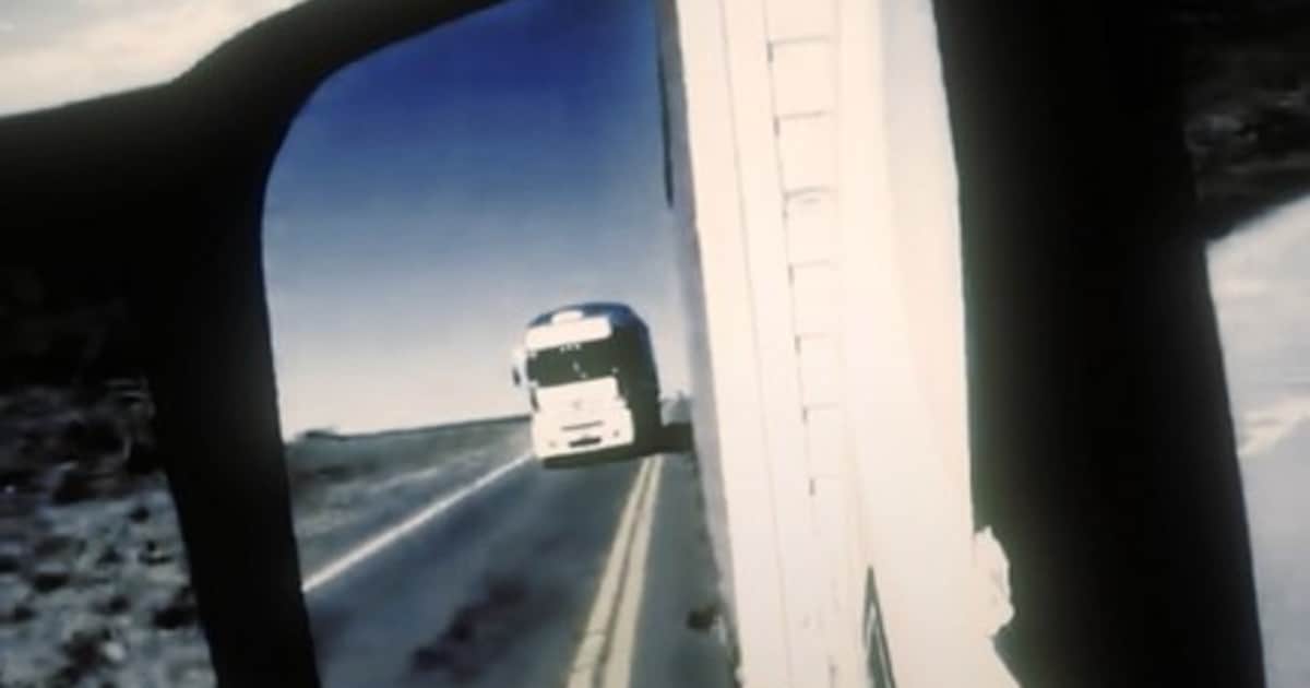 Dos camioneros hacían maniobras imprudentes en la ruta, uno hizo un sobrepaso indebido y el otro lo filmó: recibieron fuertes sanciones