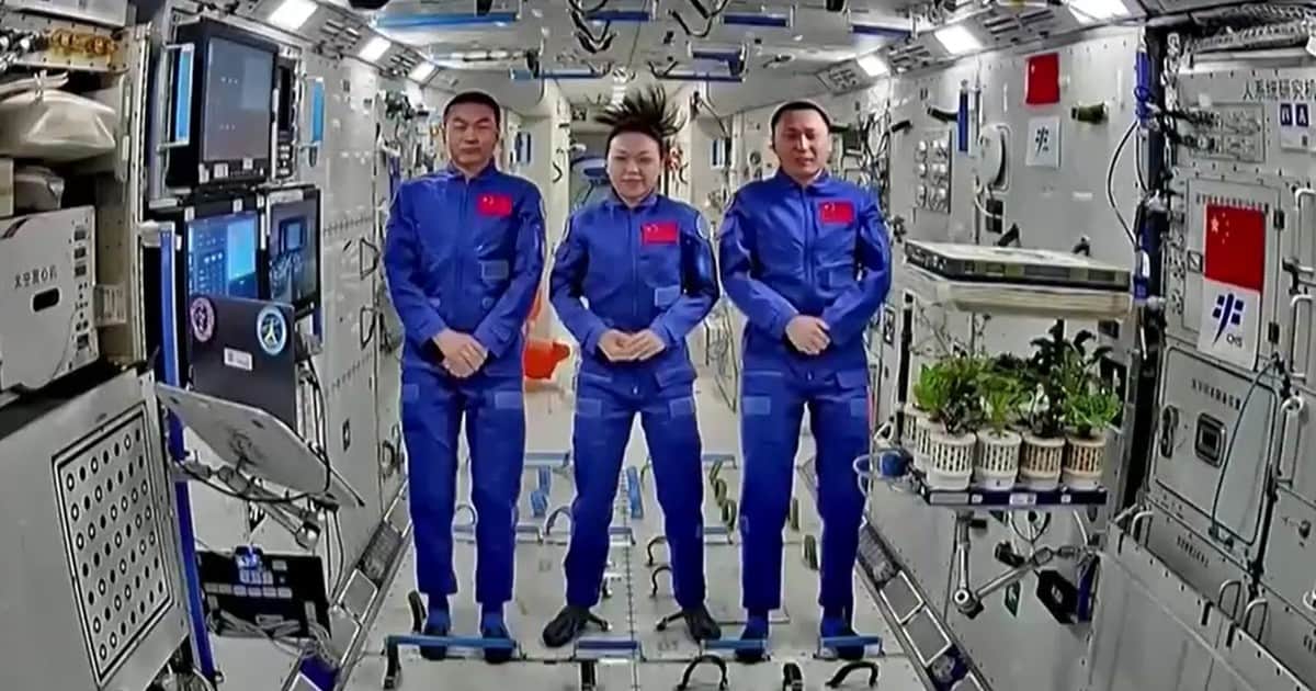 “Profesores espaciales”: tres astronautas dieron una clase virtual a estudiantes