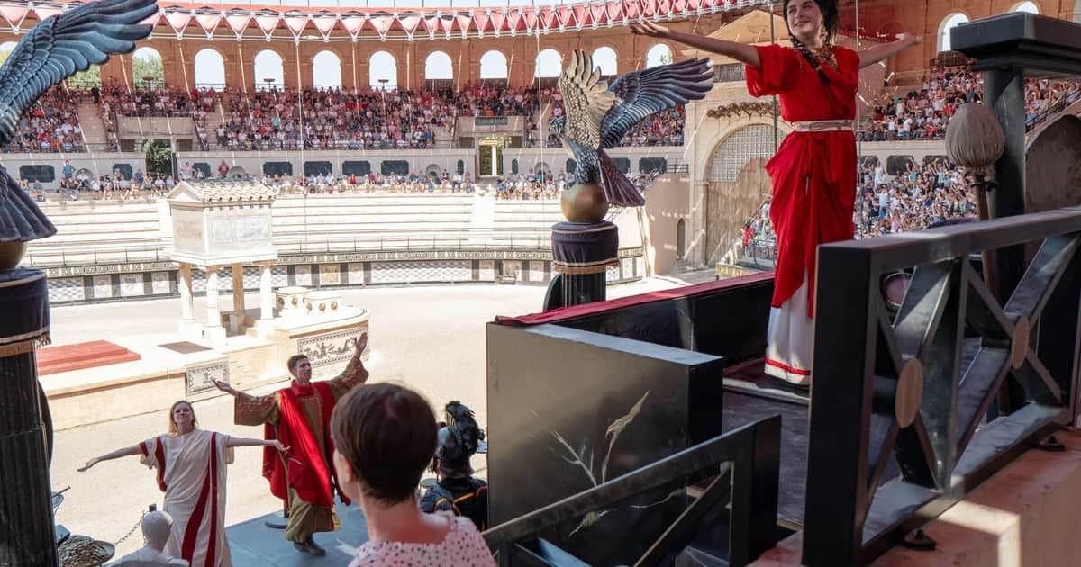 El parque temático en el corazón de la guerra cultural de Francia