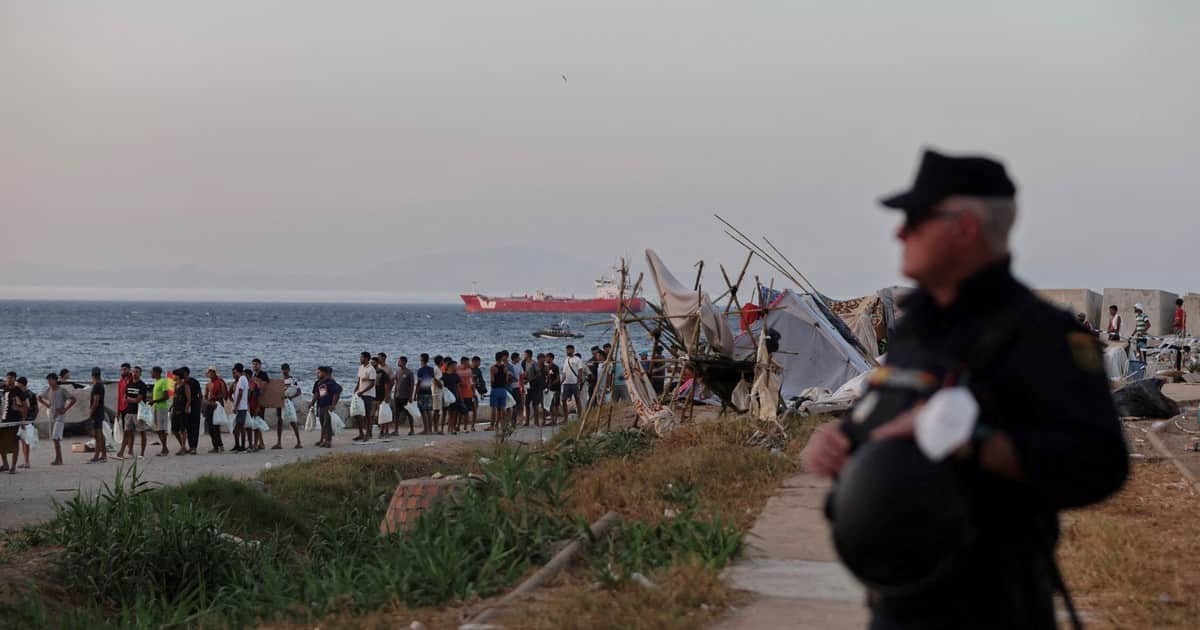 El gobierno de España publica los informes policiales y militares sobre la crisis migratoria en Ceuta: qué dicen