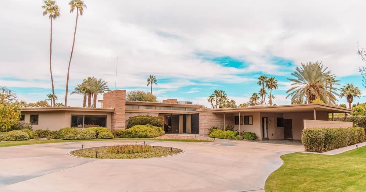 En 1947, Frank Sinatra construyó esta casa en Palm Springs por 150.000 dólares: hoy es un monumento histórico