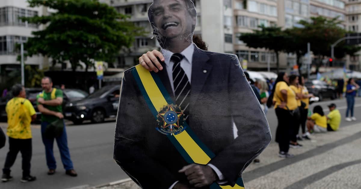 Escándalo en Brasil: allanan una productora por el presunto desvío millonario de fondos para la película de Jair Bolsonaro